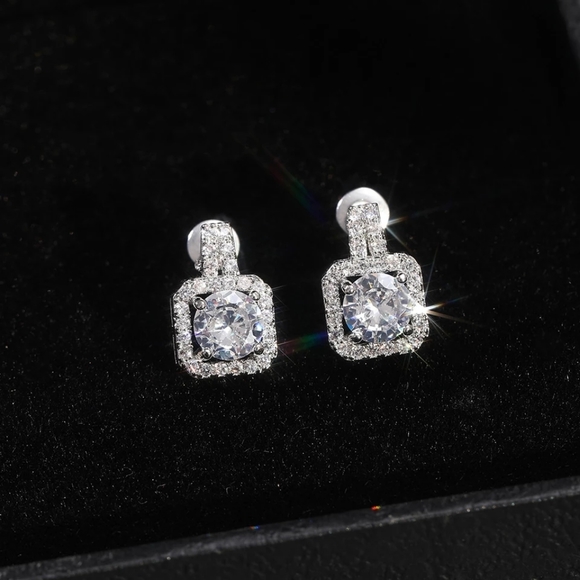 Square Shape Women Diamond silver Stud Earring - Picture 4 of 6